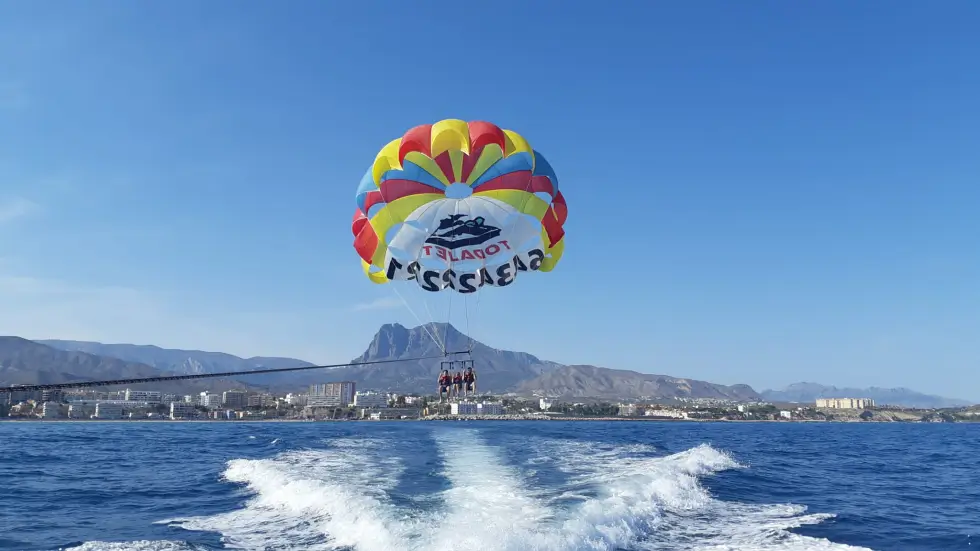 Parasailing Benidorm ¡Vuela alto y vive la emoción del Parasailing!